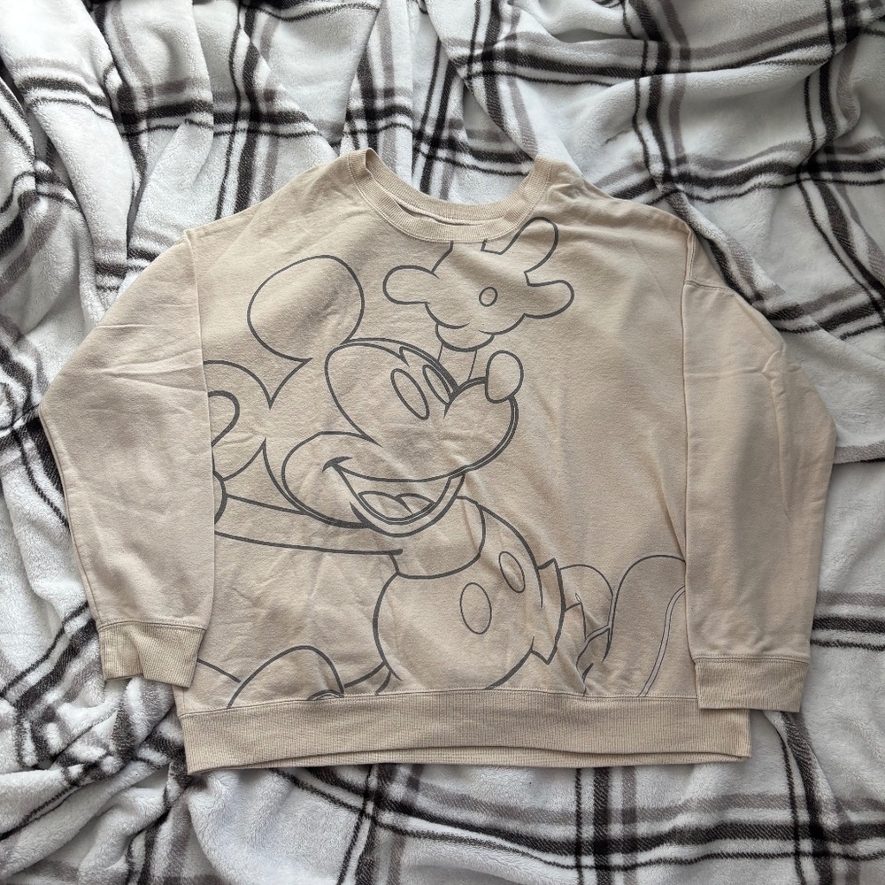 Disney Cream Sweater with Aesthetic Mickey Mouse Design (Size L)